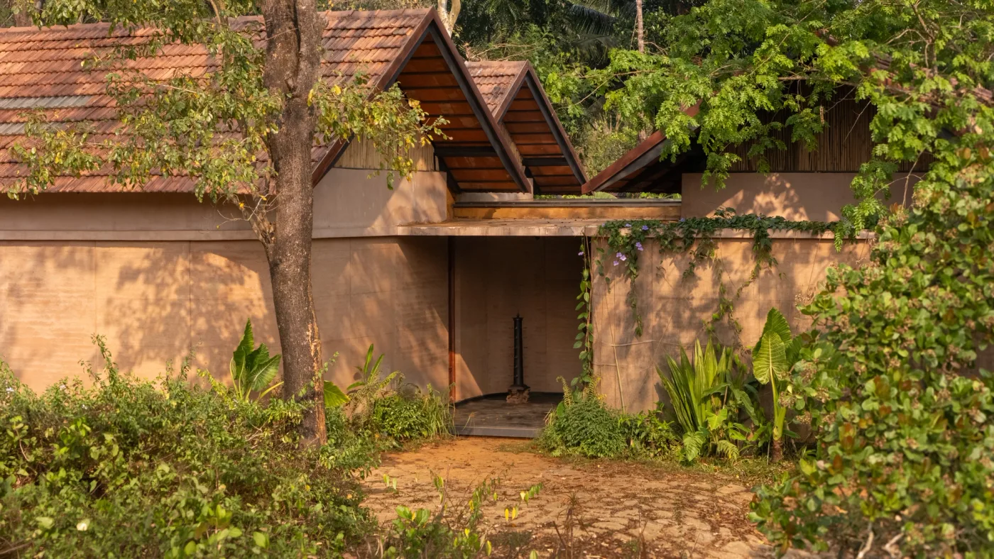 the entry to the house